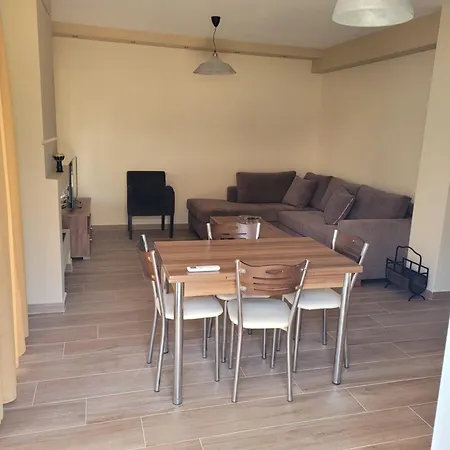 Lydia's 2 - Private Pool, Near Xylokastro Melíssion