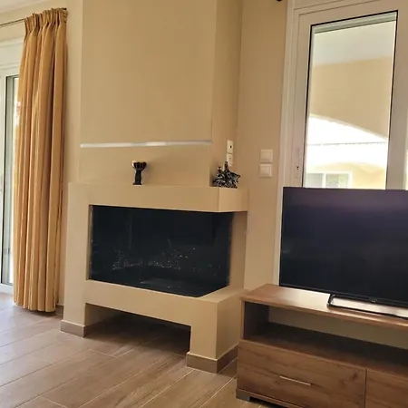 Lydia's 2 - Private Pool, Near Xylokastro Melíssion