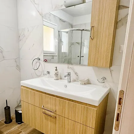 Apartamento Lydia's 2 - Private Pool, Near Xylokastro