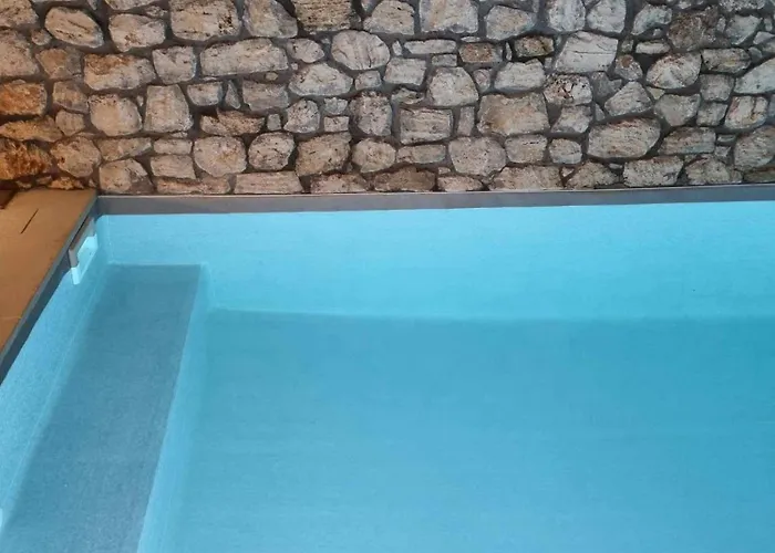 Lydia's 2 - Private Pool, Near Xylokastro Appartement