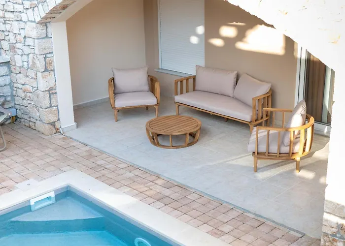 Lydia's 2 - Private Pool, Near Xylokastro Melíssion